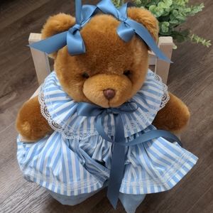 NWOT Beautifully Custom Bear with Bench